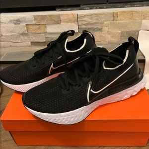 Nike React Infinity Flyknit Runner